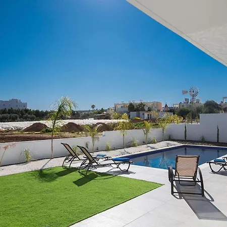 Olive 14 * Protaras